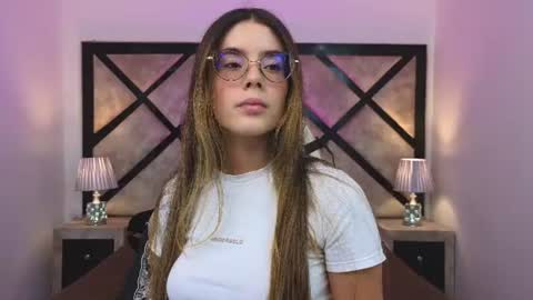 Mia online show from June 2026 07:13:01 PM