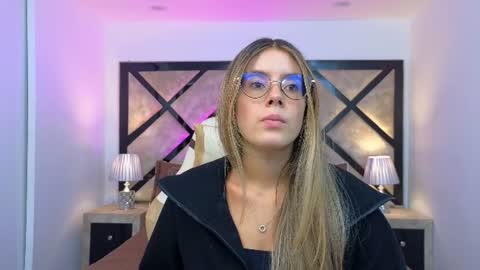 Mia online show from July 2026 09:06:02 PM