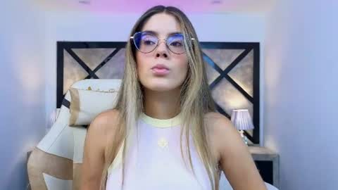 Mia online show from July 2026 07:21:01 PM