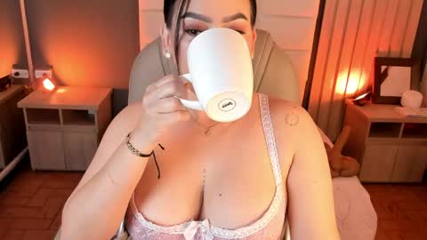 Mia online show from June 2026 06:54:02 PM