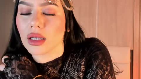 Mia online show from June 2026 10:27:02 PM