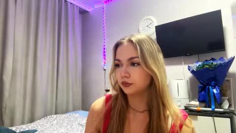 Snapshot of miasuszynski chatting on February 2026 09:35:02 PM Milana online show from February 2026 09:35:02 PM