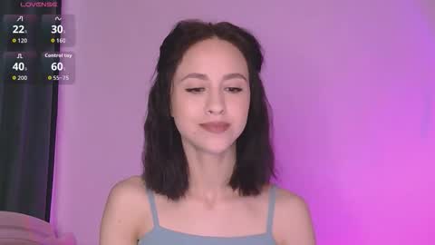 Mia online show from October 2025 06:33:01 AM