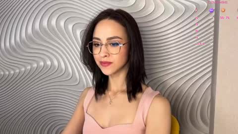 Mia online show from May 2026 08:11:01 AM
