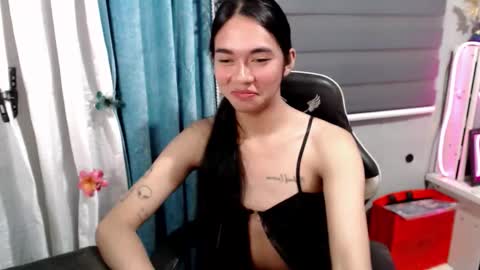 Snapshot of miatrixs chatting on December 2025 08:48:01 PM Mia online show from December 2025 08:48:01 PM