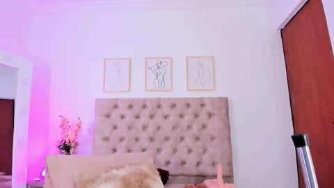 Snapshot of miavenuss_1 chatting on March 2026 09:29:01 PM Miavenuss 1 online show from March 2026 09:29:01 PM