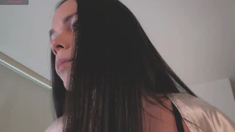 Mia online show from June 2026 02:44:02 PM