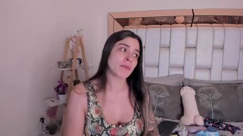 Mia Villalobos online show from February 2025 10:03:02 AM