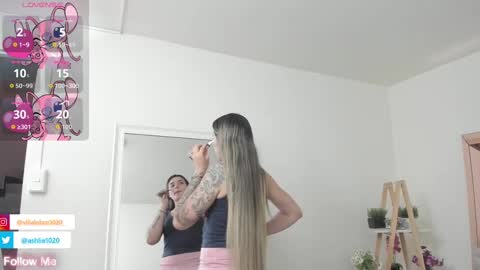 Mia Villalobos online show from September 2025 01:35:02 PM