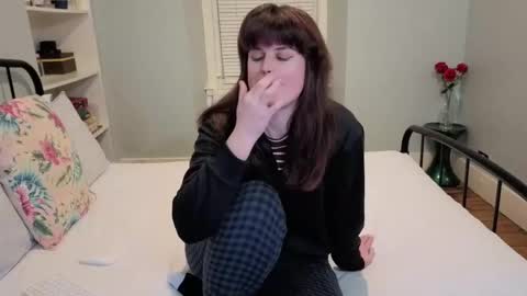 Mia  online show from February 2026 09:57:02 PM