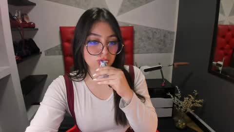 M I A W I L S online show from December 2024 08:07:01 PM
