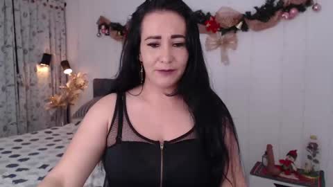 Snapshot of miawilson_1 chatting on December 2024 08:52:01 AM Mia Wilson online show from December 2024 08:52:01 AM