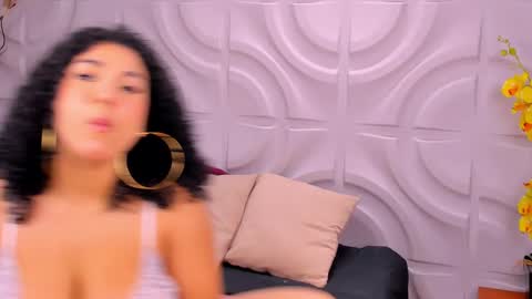 Mia online show from January 2025 03:31:02 AM