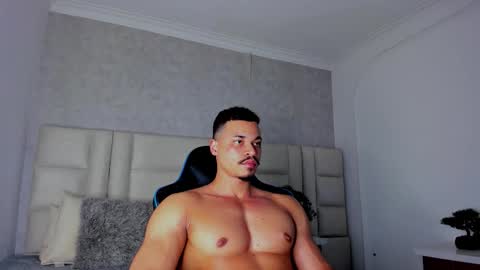 Snapshot of michael_reinolds chatting on November 2025 02:34:02 AM Michael online show from November 2025 02:34:02 AM