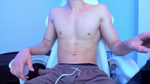 Snapshot of michael_twink18 chatting on July 2026 03:32:02 AM Michael online show from July 2026 03:32:02 AM