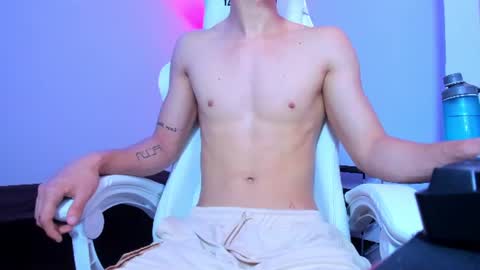 Snapshot of michael_twink18 chatting on July 2026 02:31:01 PM Michael online show from July 2026 02:31:01 PM