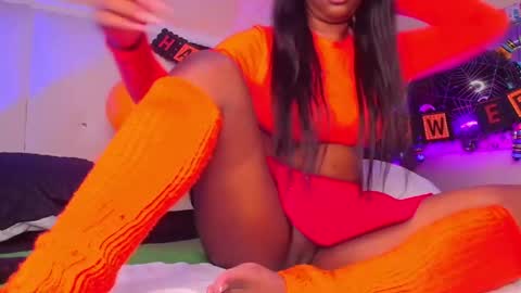 Snapshot of michaelacox chatting on October 2025 01:01:02 PM Michel online show from October 2025 01:01:02 PM