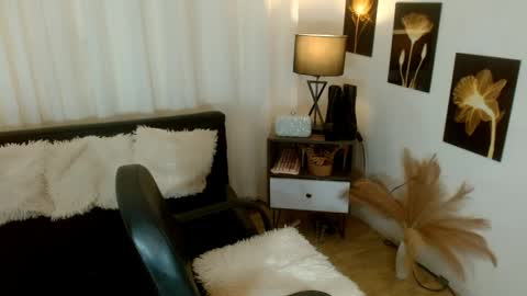 michaelagoddess online show from April 2026 08:47:01 AM