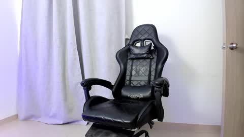 Snapshot of michaelferrel chatting on February 2025 09:53:02 PM Mike online show from February 2025 09:53:02 PM