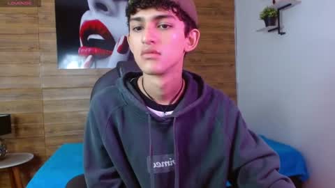 Snapshot of michaelkoiv chatting on November 2025 12:18:01 PM michaelkoiv online show from November 2025 12:18:01 PM