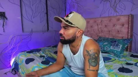 Snapshot of michaell_twink chatting on February 2025 01:14:02 AM Michaell online show from February 2025 01:14:02 AM