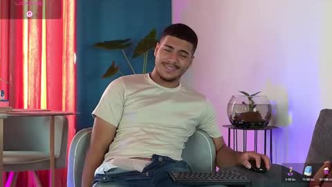 Snapshot of michel_g22 chatting on September 2025 01:58:01 PM michel g22 online show from September 2025 01:58:01 PM