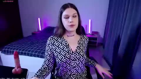 Snapshot of micheledoll chatting on June 2026 06:53:02 PM MicheleDoll online show from June 2026 06:53:02 PM