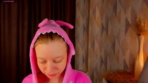 michelle_blond online show from May 2026 01:02:02 AM
