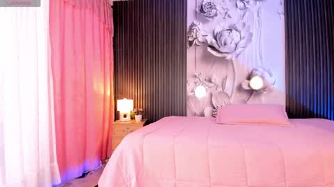 michellepreston_ online show from May 2026 12:00:01 PM