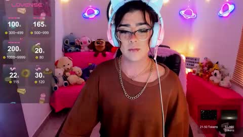 Snapshot of michellevanss22 chatting on October 2025 05:47:02 PM online show from October 2025 05:47:02 PM