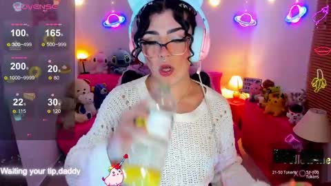 Snapshot of michellevanss22 chatting on November 2025 03:50:01 AM online show from November 2025 03:50:01 AM