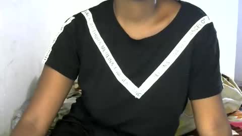 Snapshot of michou61 chatting on November 2025 04:14:01 AM michou61 online show from November 2025 04:14:01 AM