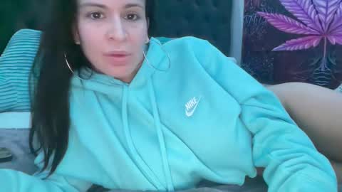 Skye online show from March 2025 04:41:02 AM