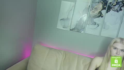 inst miiiss mia online show from December 2024 07:20:01 PM