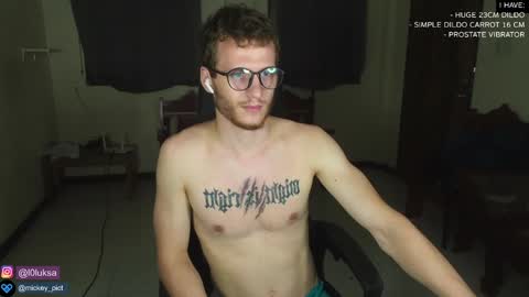 Snapshot of mickey_pict chatting on January 2025 02:19:01 PM Mickey online show from January 2025 02:19:01 PM