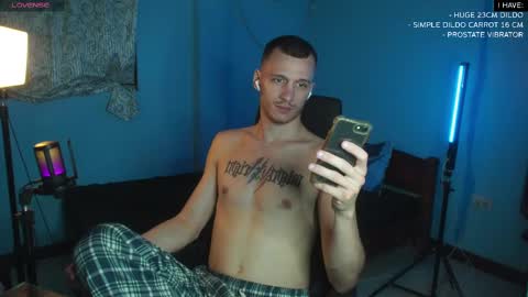 Snapshot of mickey_pict chatting on February 2025 10:53:01 AM Mickey online show from February 2025 10:53:01 AM