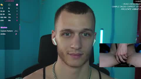 Snapshot of mickey_pict chatting on February 2025 06:15:02 AM Mickey online show from February 2025 06:15:02 AM