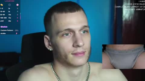 Snapshot of mickey_pict chatting on February 2025 12:20:01 PM Mickey online show from February 2025 12:20:01 PM