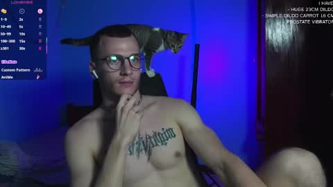 Snapshot of mickey_pict chatting on March 2025 01:06:02 PM Mickey online show from March 2025 01:06:02 PM