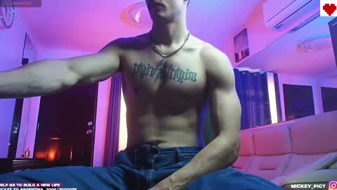 Snapshot of mickey_pict chatting on October 2025 11:16:02 PM Mickey online show from October 2025 11:16:02 PM