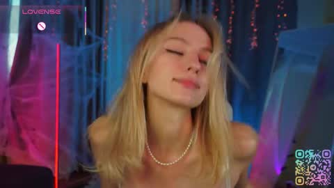 Snapshot of mickeydior chatting on November 2025 11:55:02 AM mickeydior online show from November 2025 11:55:02 AM