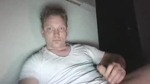 mickkxl online show from January 2025 04:55:02 PM