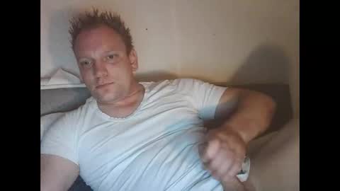 mickkxl online show from November 2025 12:27:02 PM