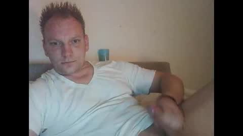 mickkxl online show from December 2025 11:47:01 AM