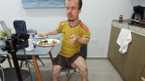 Aaron online show from July 2026 05:00:01 PM