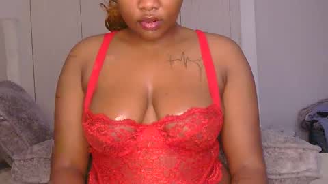 Snapshot of midnight_goddess chatting on April 2026 10:33:01 AM Kelly online show from April 2026 10:33:01 AM