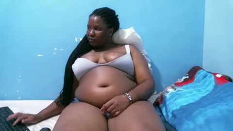Snapshot of midnightkady chatting on April 2026 07:07:02 PM Caddy online show from April 2026 07:07:02 PM