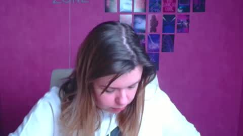 Mariana online show from November 2025 12:17:01 PM