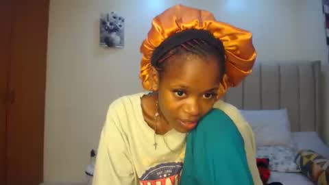 Snapshot of midnightn chatting on October 2025 07:02:02 PM midnightn online show from October 2025 07:02:02 PM