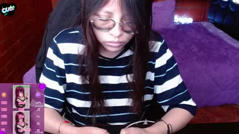 Midori 7u7 online show from May 2026 04:37:01 PM